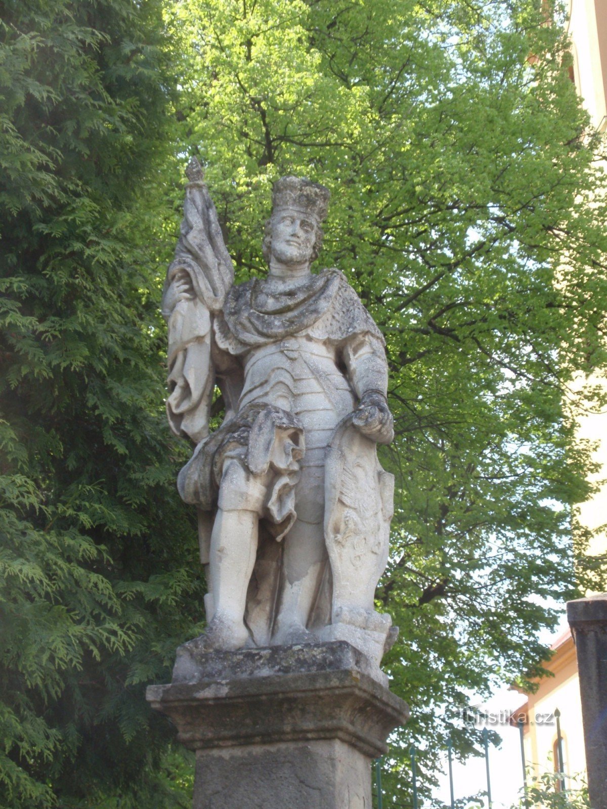 Moravská Nová Ves - église et statues