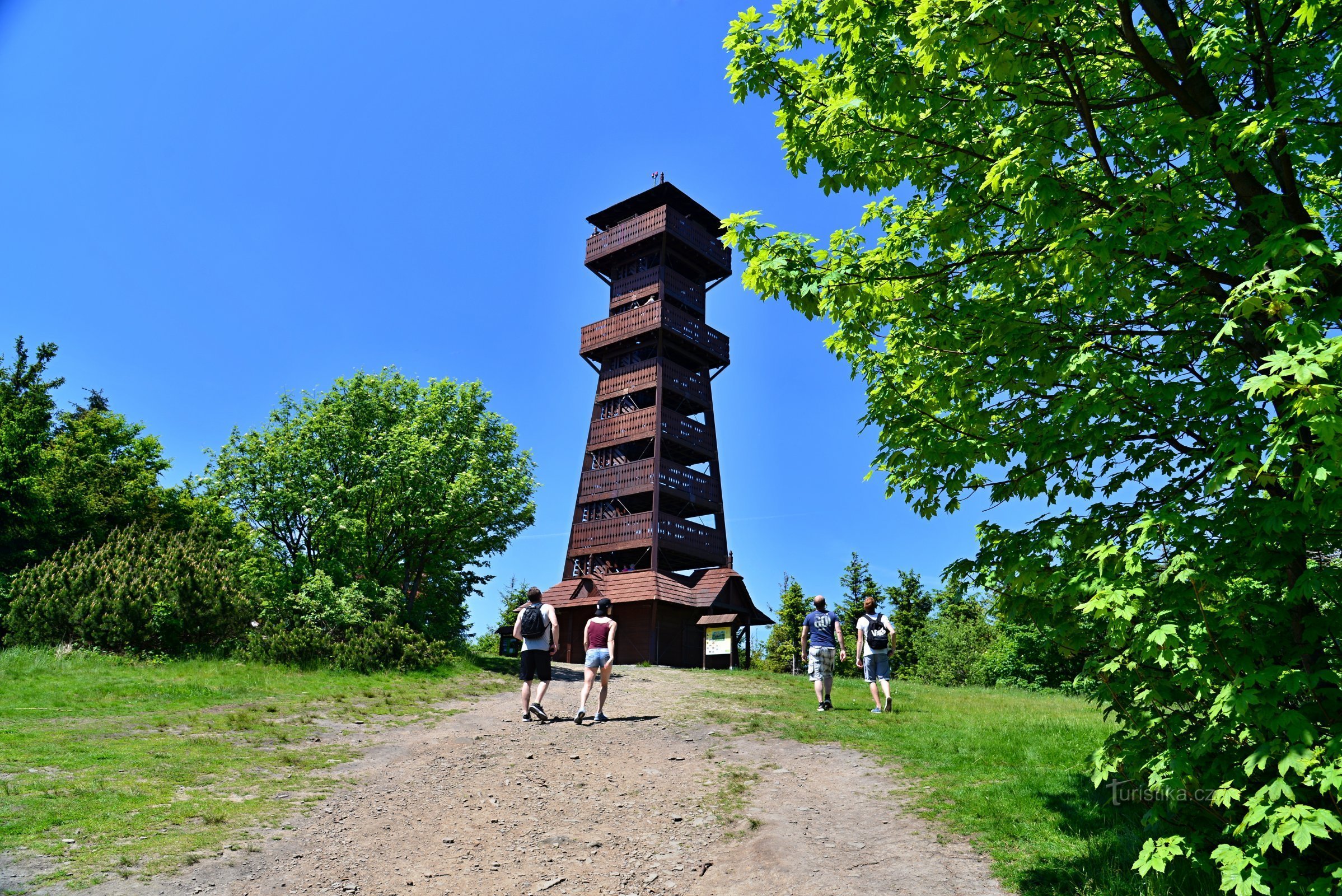Moravisch-Silezisch Beskidengebergte: Velký Javorník - uitkijktoren
