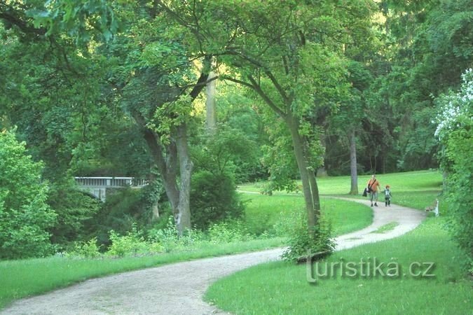 Moravský Krumlov - grajski park