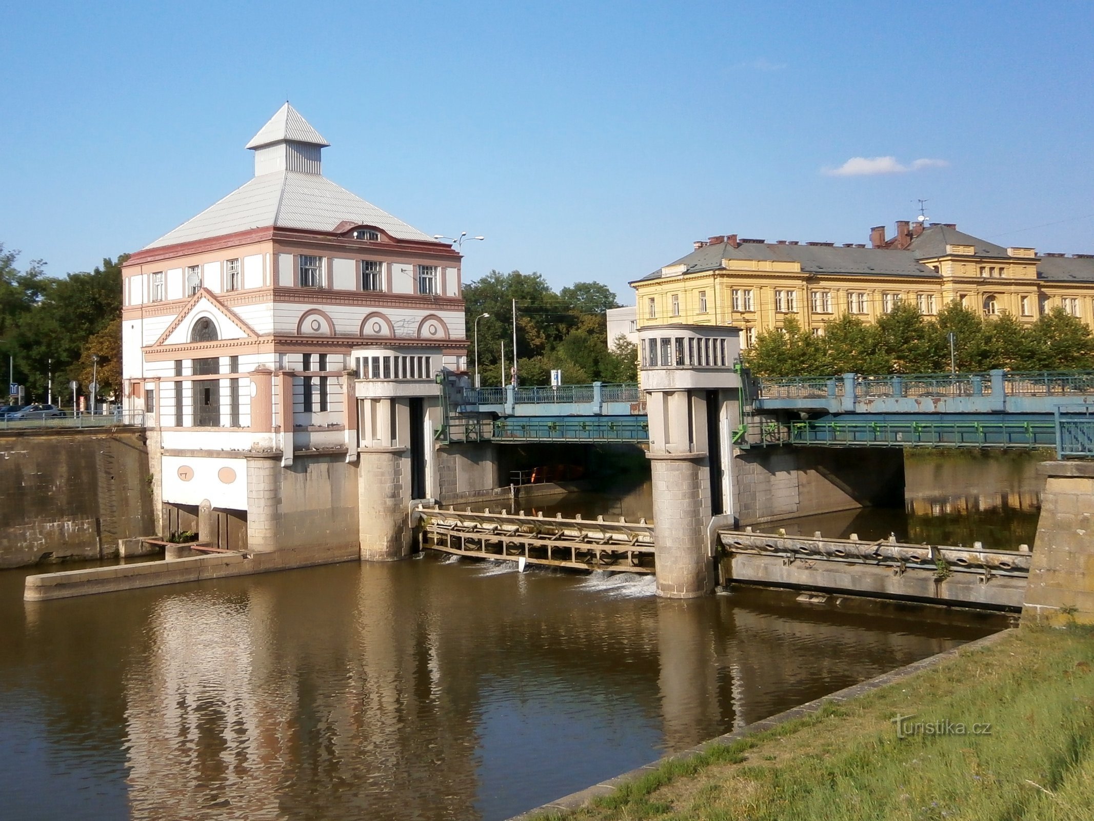 Orlice 上的摩拉维亚大桥 (Hradec Králové)