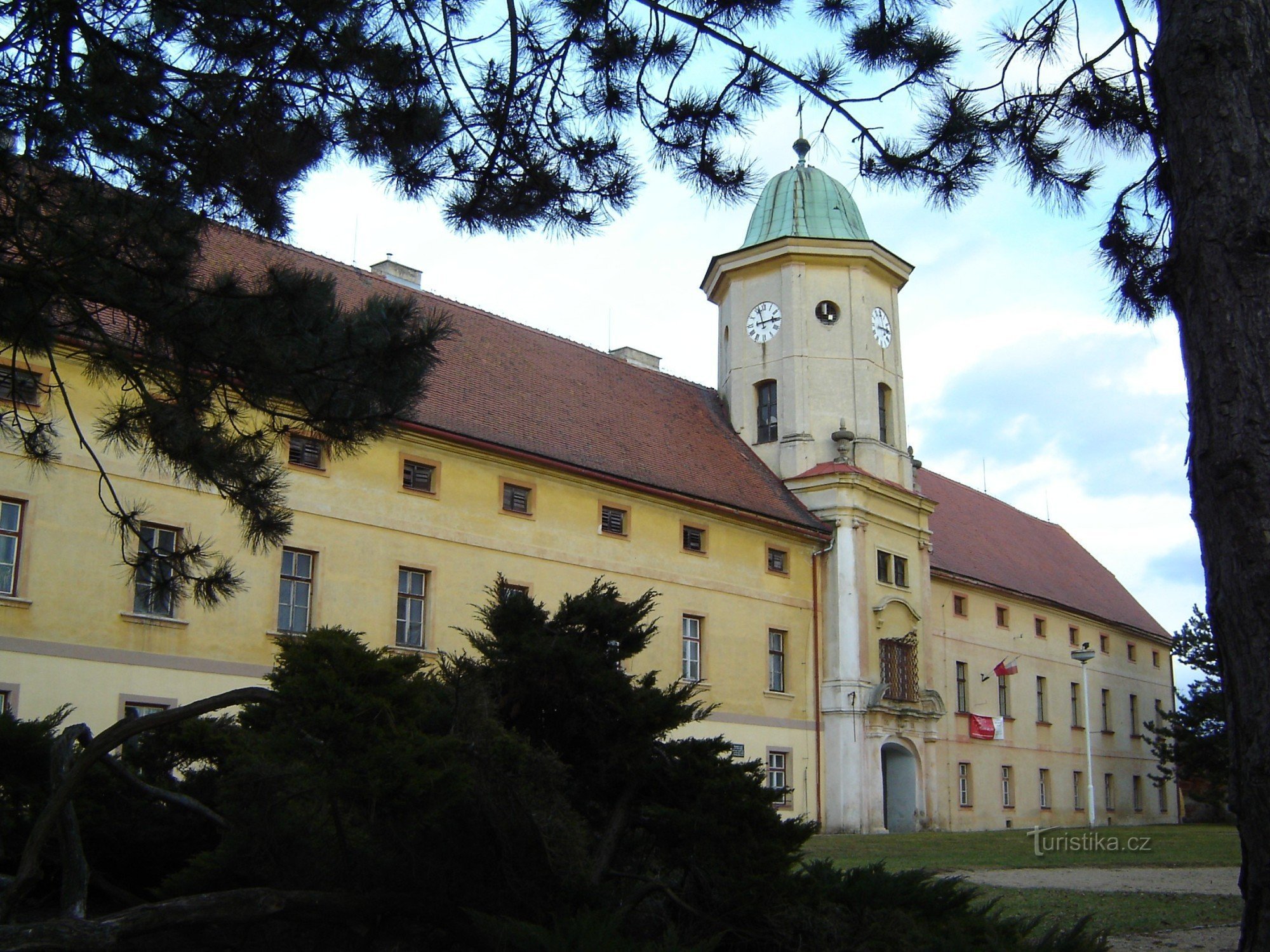 Mořice - Castelul Paulánů