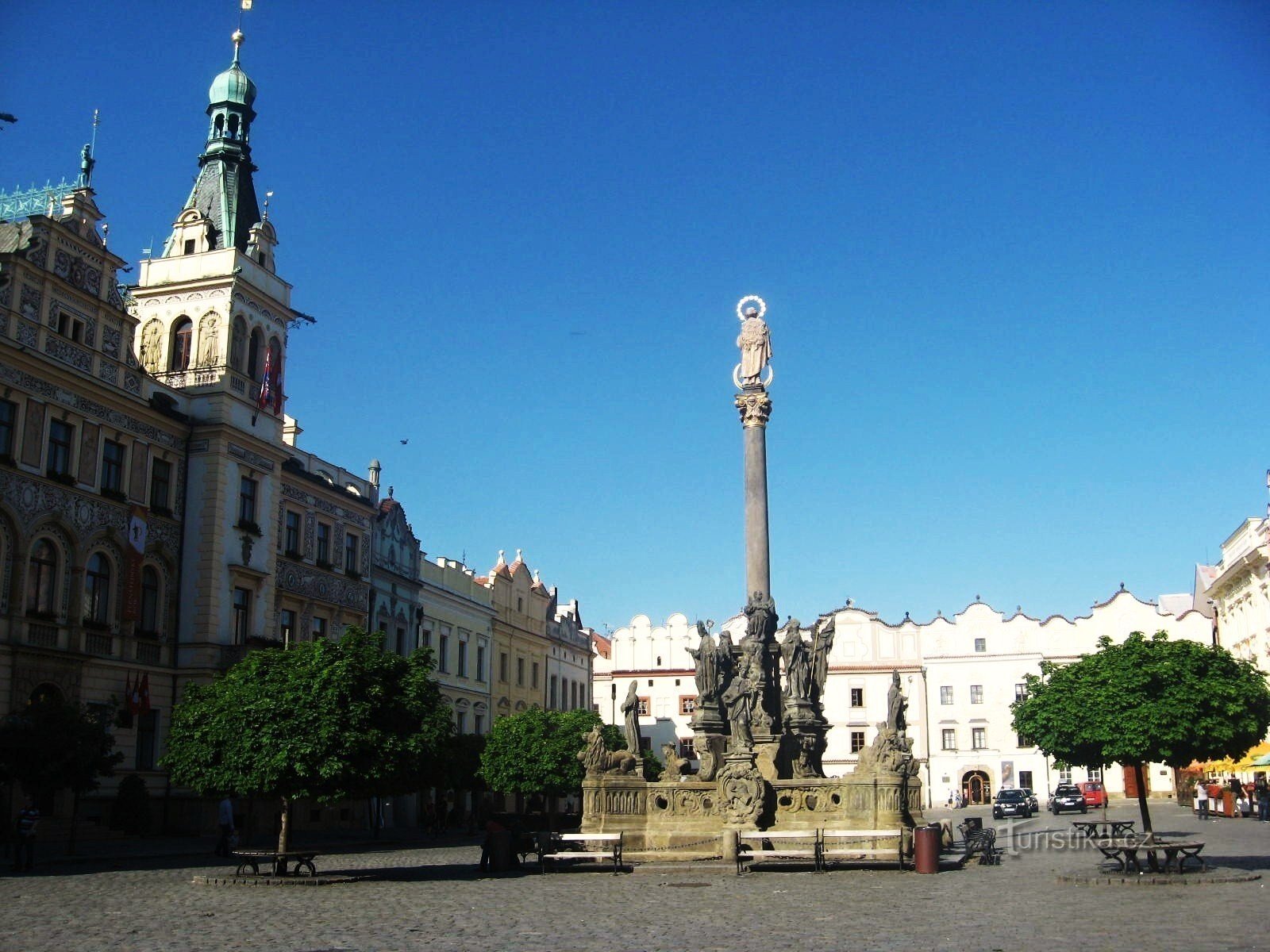 Coloana ciumei pe Pernštýnské náměstí din Pardubice