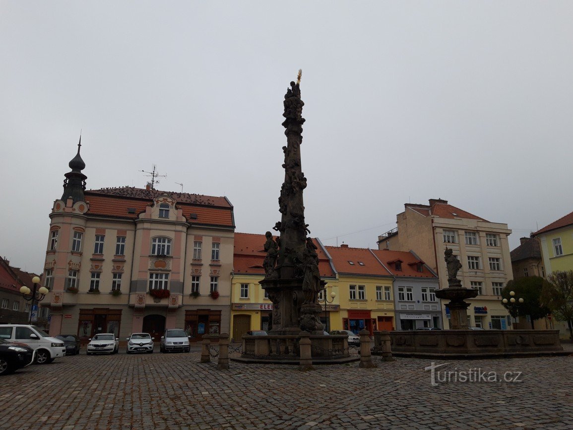 Coluna da praga na cidade de Duchcov