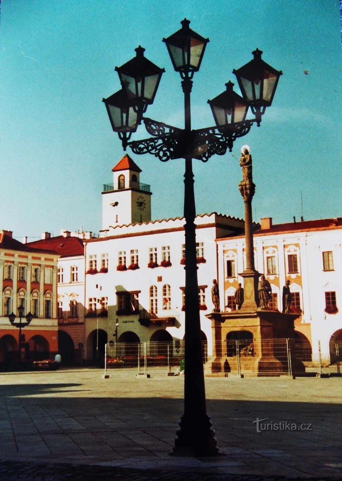 Pestsäule in Nové Jičín - Dekoration des Platzes