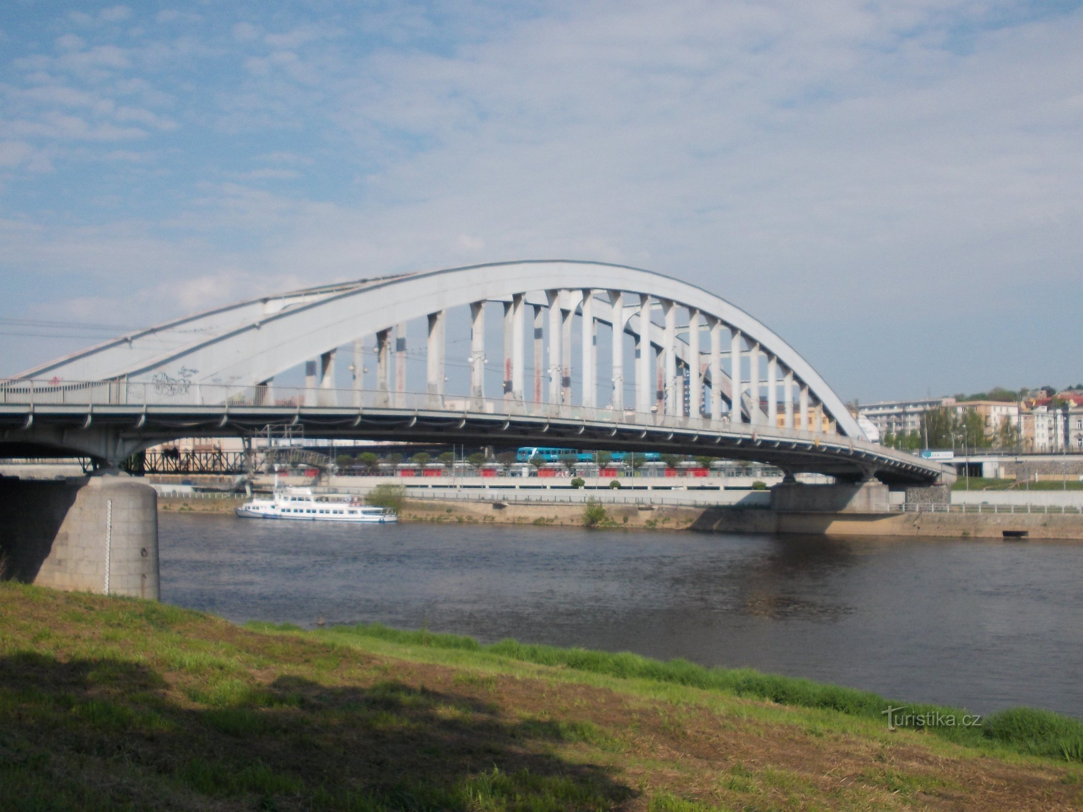 Most Dr. Edvarda Beneše