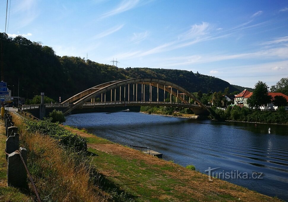 Pont Dr. Edvard Beneš à Štěchovice.