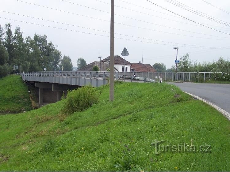Bro: Vy över bron över Oder