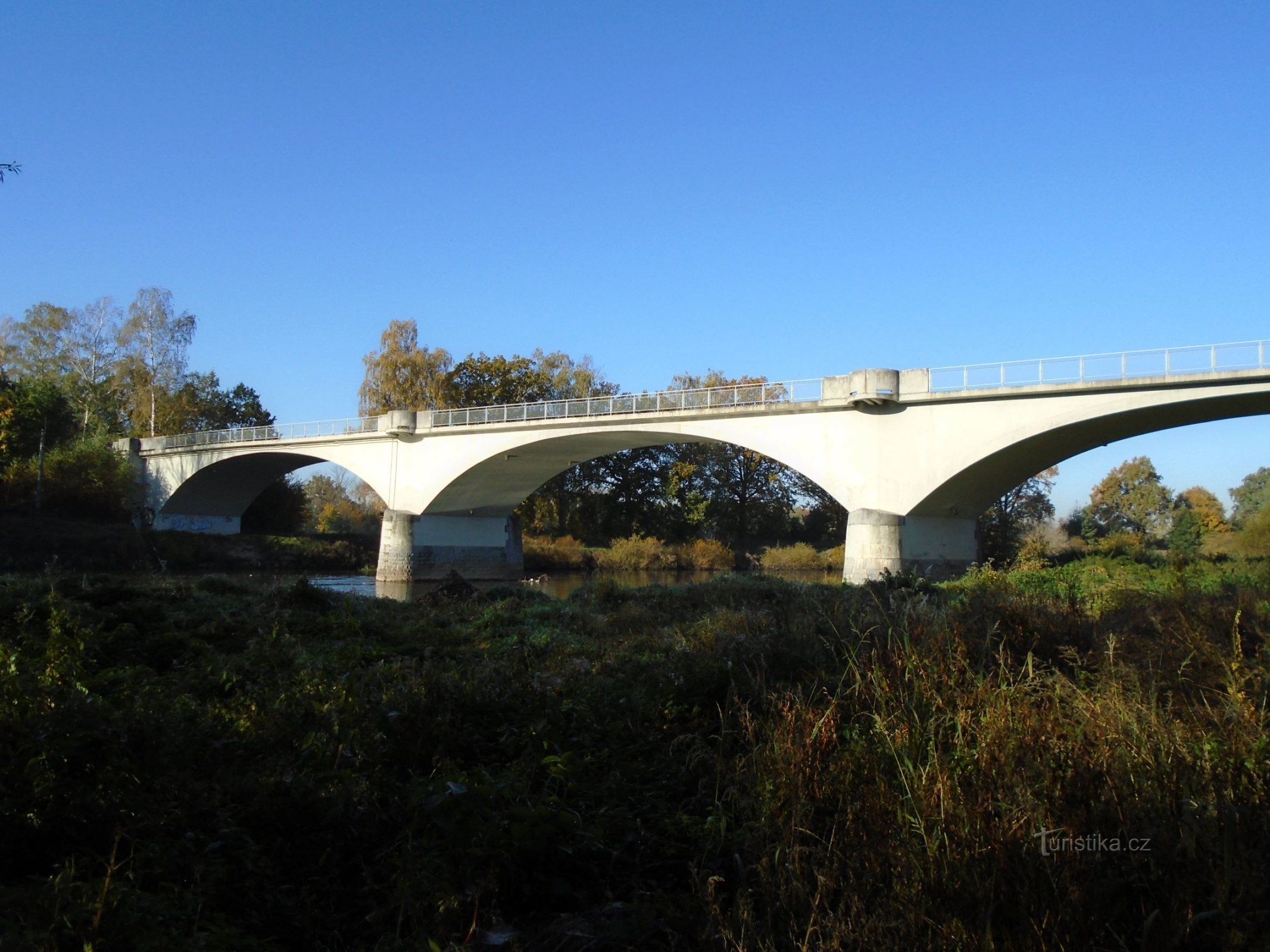 Puente sobre el Elba (Dríteč, 16.10.2017/XNUMX/XNUMX)