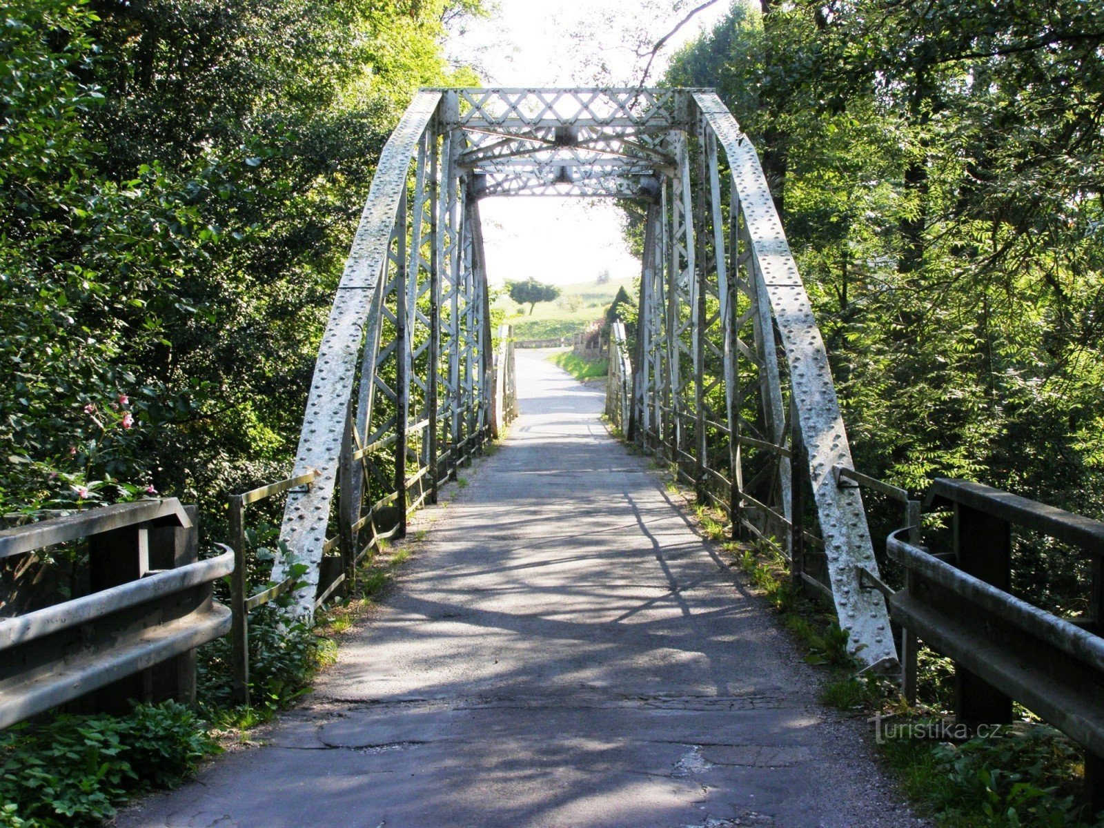 A ponte sobre o Elba em Stanovice