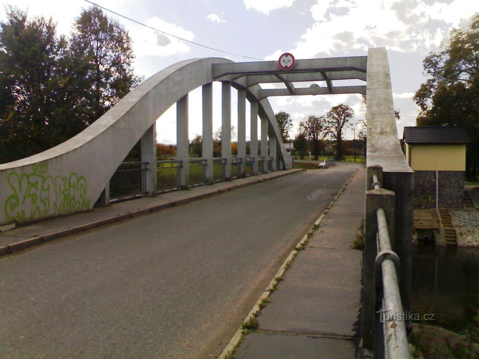 Bron över Orlica nära Týniště