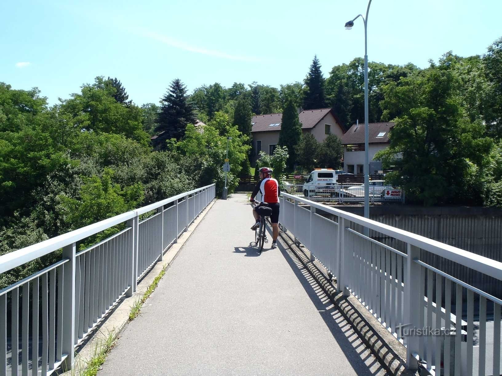 Die Brücke über die Průmyslova-Straße - 15.6.2012