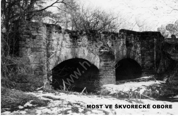 most přes Výmolu u Škvorecké obory