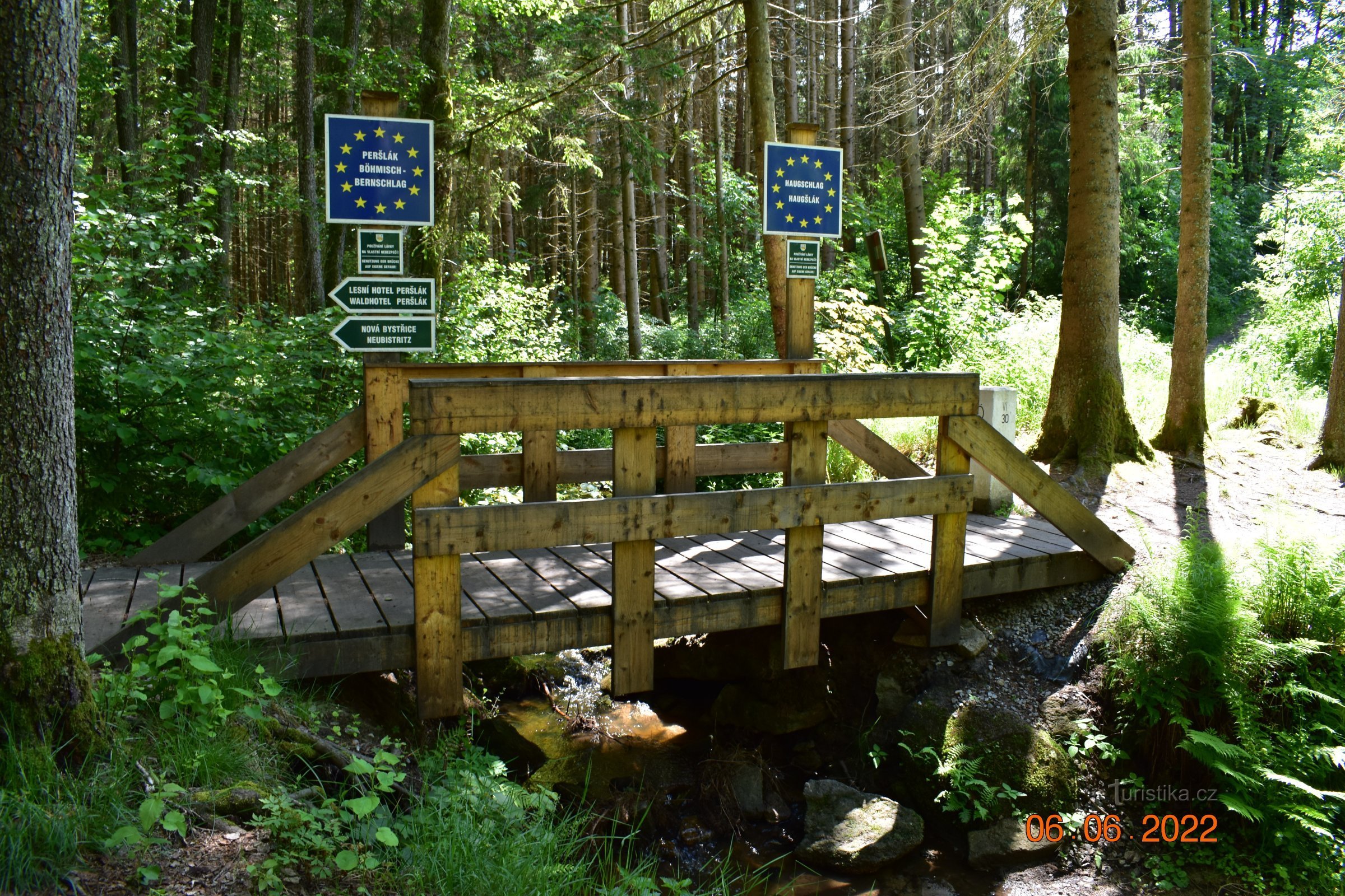 Brücke im Tal