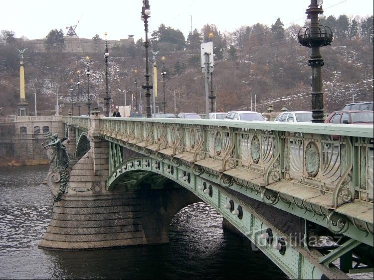 Мостова арка
