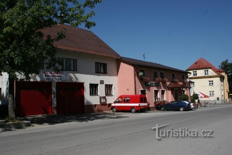 puentes cerca de jablunkovo: estación de bomberos