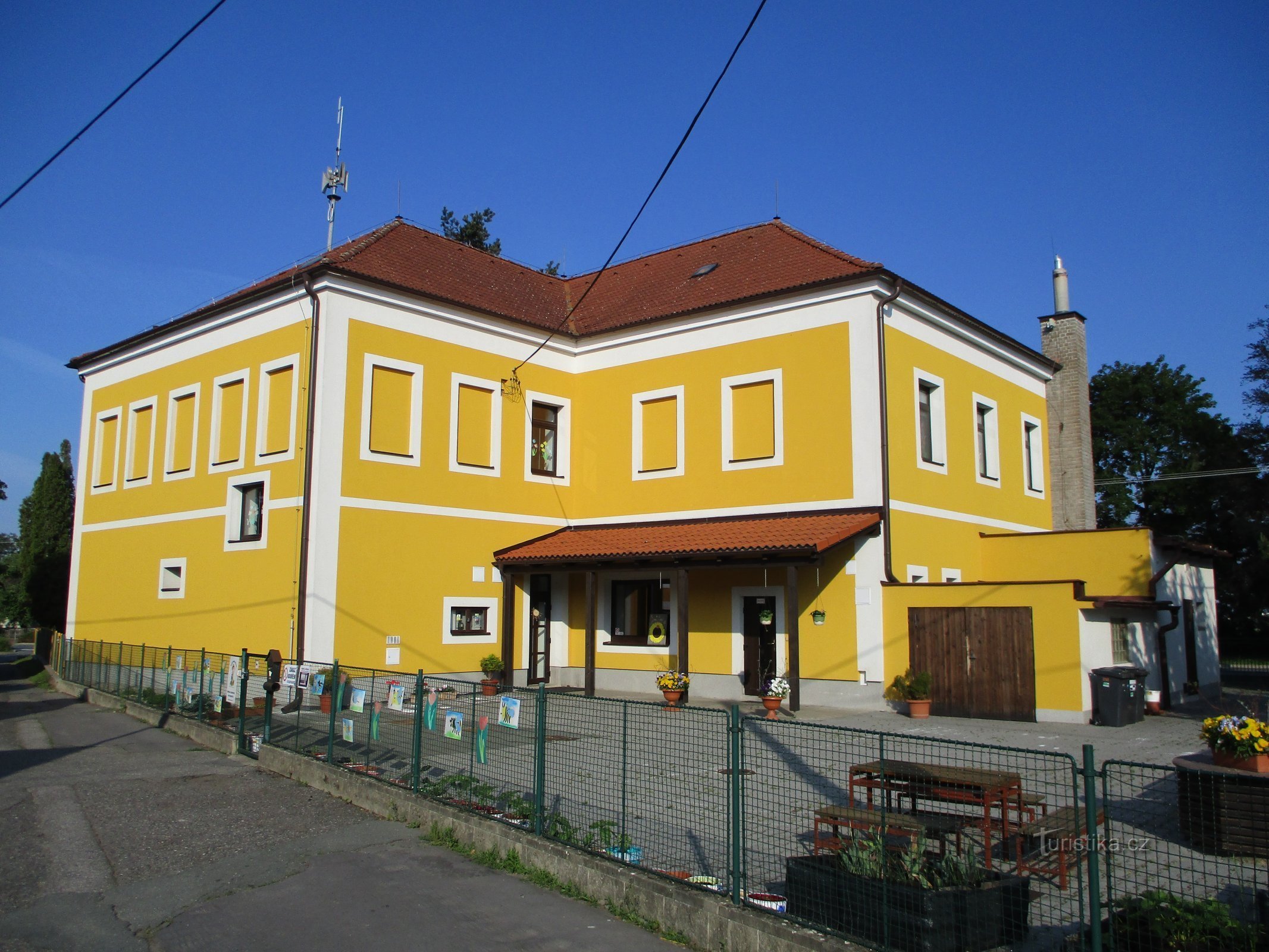 再建後のスラティナの幼稚園 (Hradec Králové)
