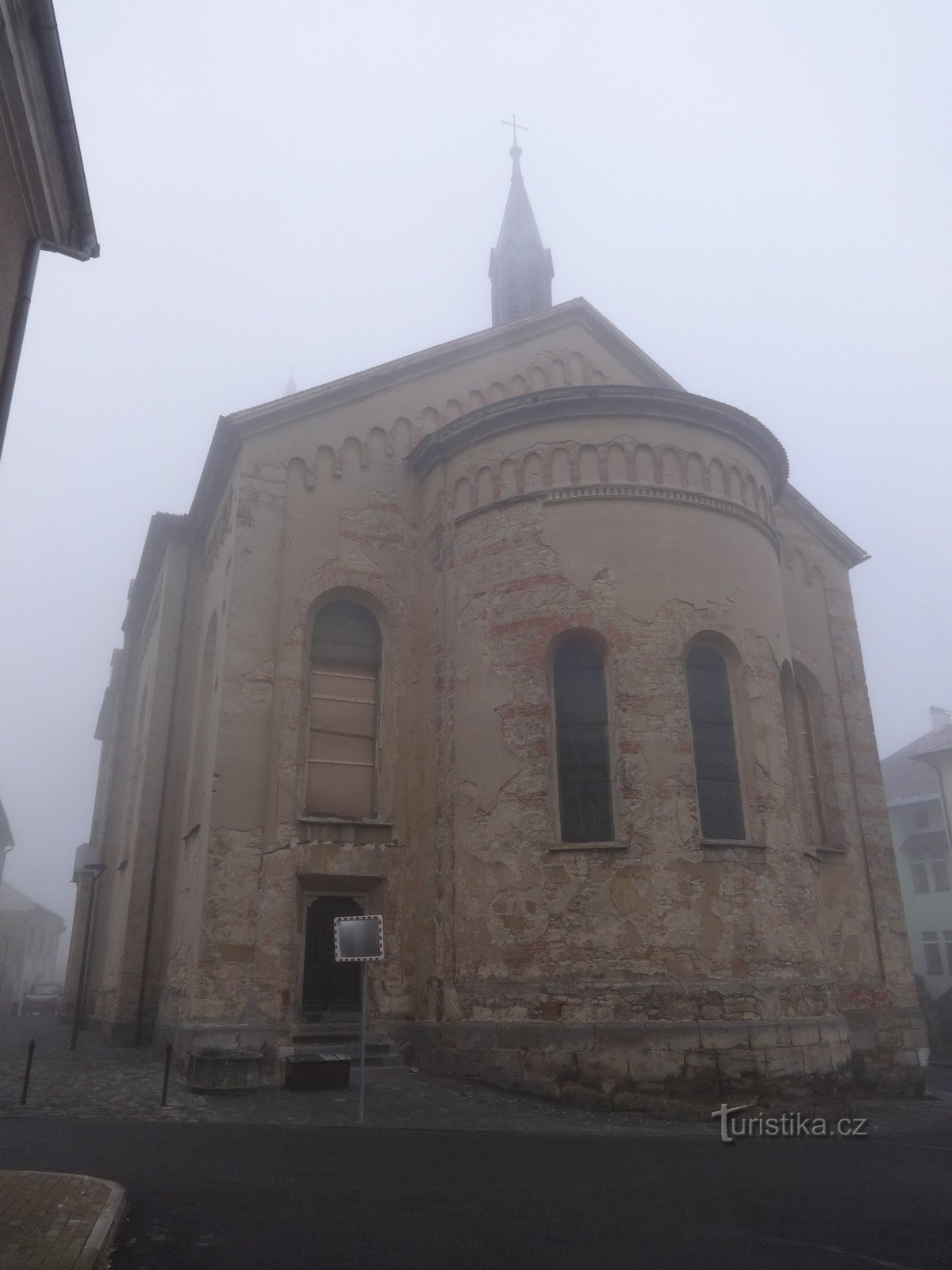 Liturghie în Kokořínsk și biserica Sf. Martin