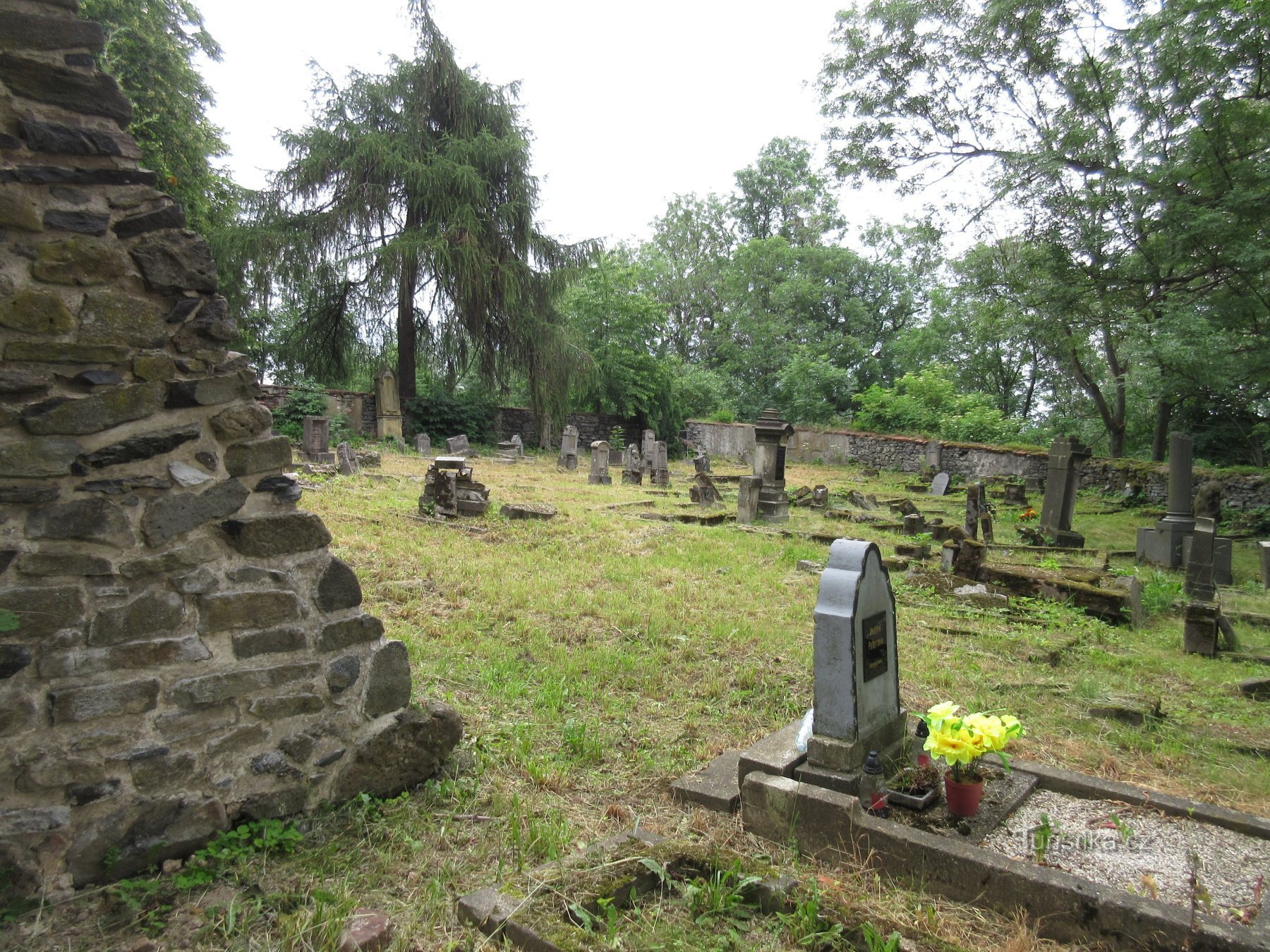 Mukařov - le rovine del campanile