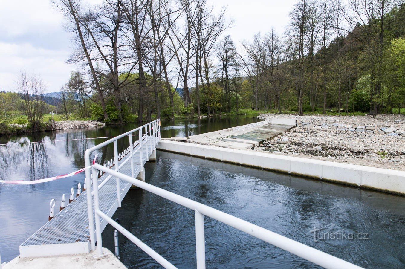 Brücke zum Überlauf