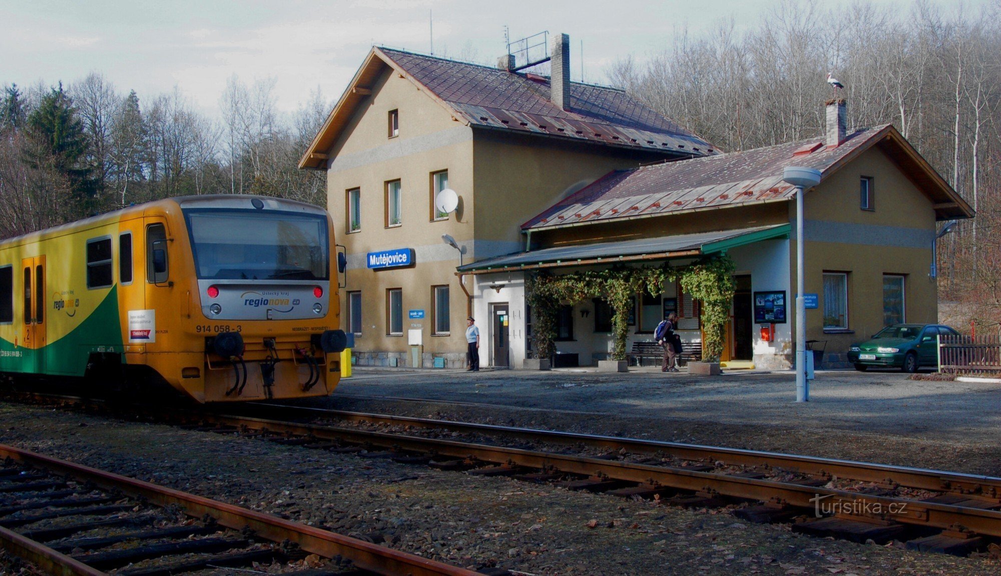 Dworzec kolejowy w Mutějovicach