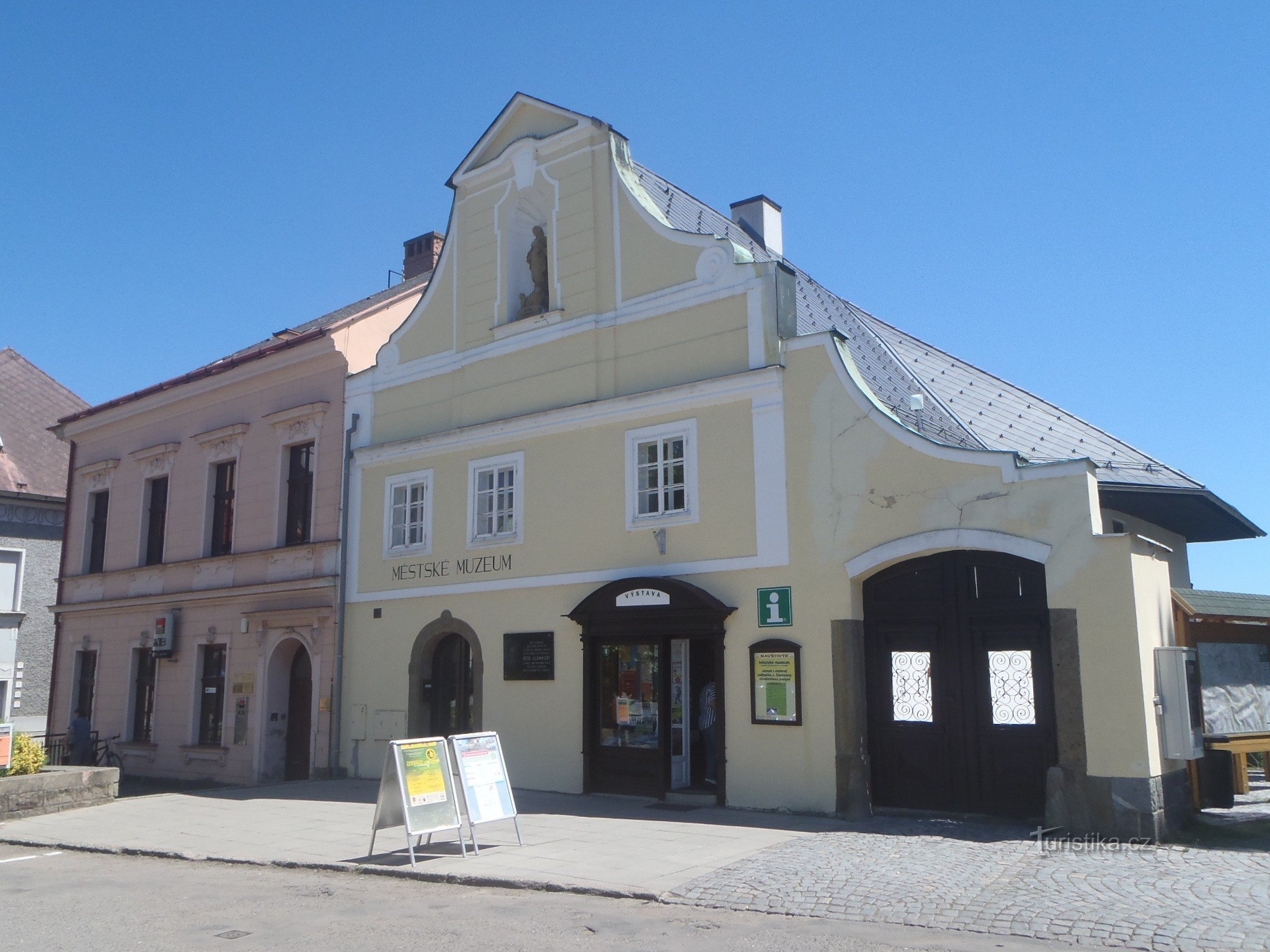 Muzeum駅