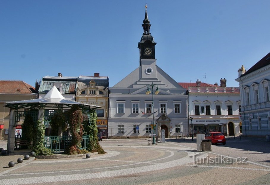 danes se muzej nahaja v nekdanji mestni hiši