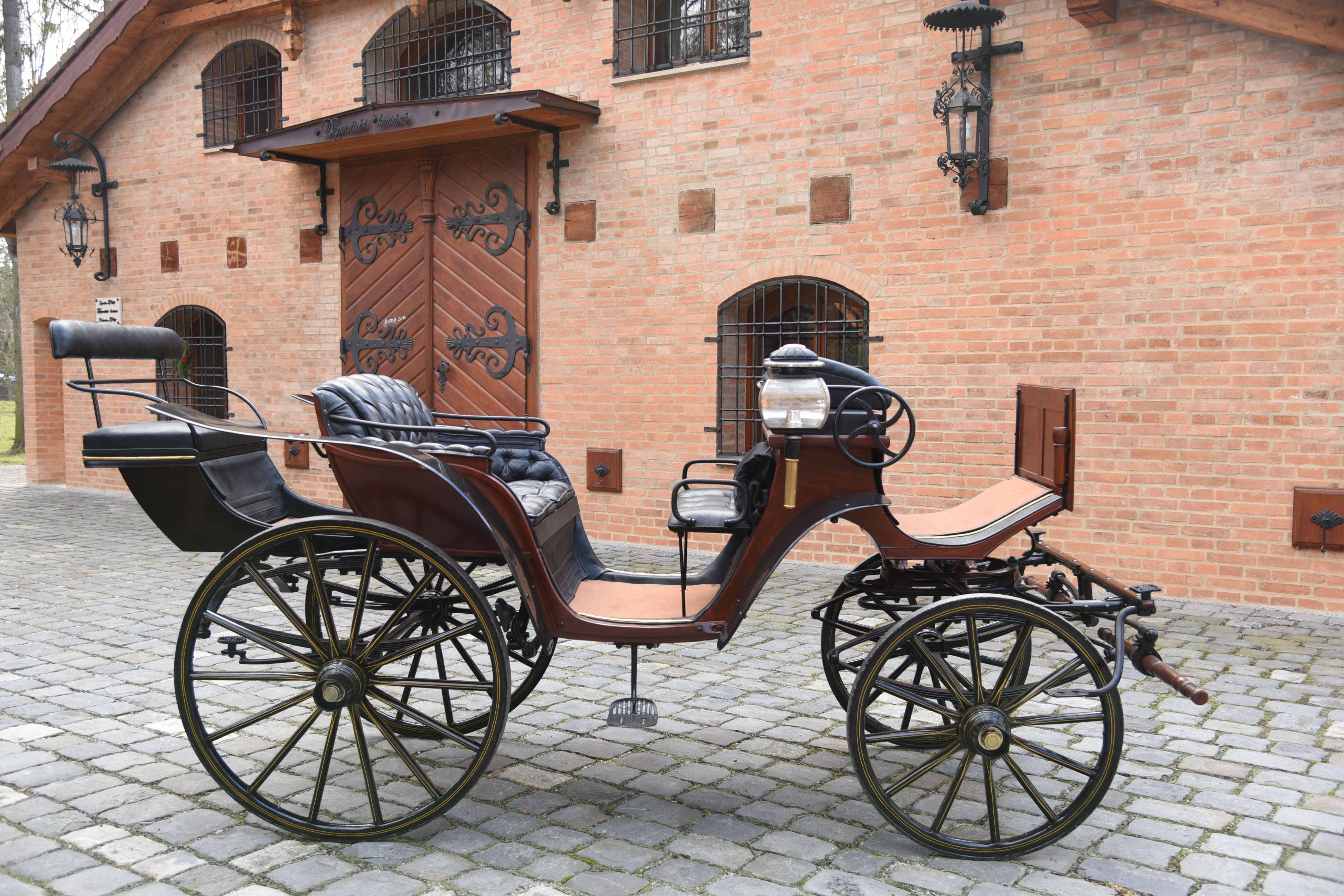 Böömin historiallisten vaunujen museo Kosířemin alla