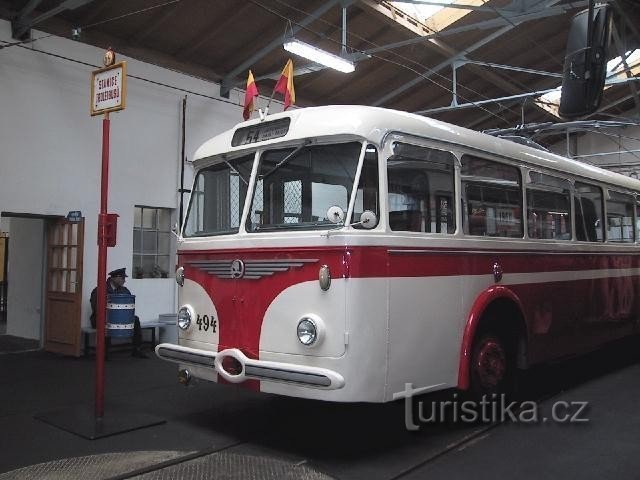 Musée des transports publics 9 : Dans le dépôt de tram à Prague - Střešovice il y a un s unique