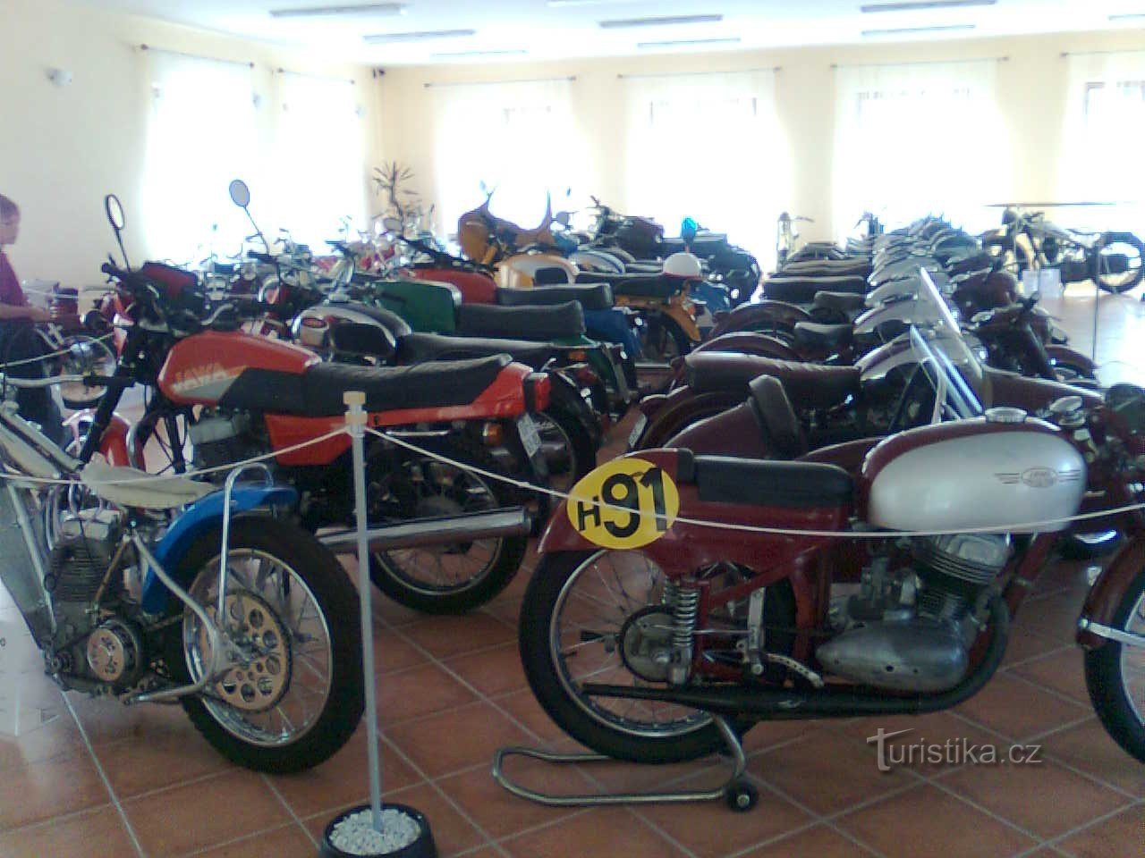 Museo de la motocicleta Křivoklát