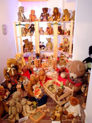 Museum of dolls and teddy bears