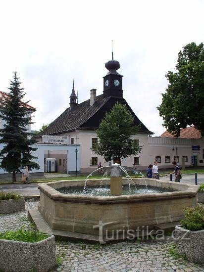 Museum mit Brunnen