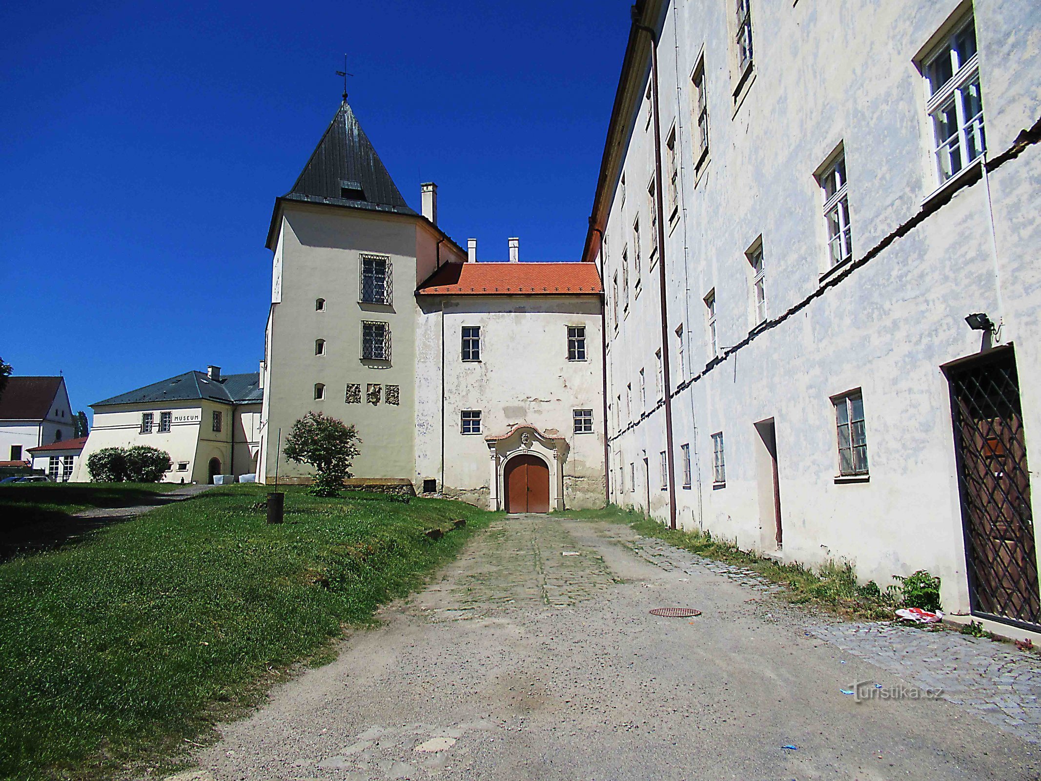 Muzej Vyškovska v dvorišču gradu