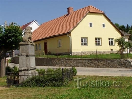 Muzeum i pomnik