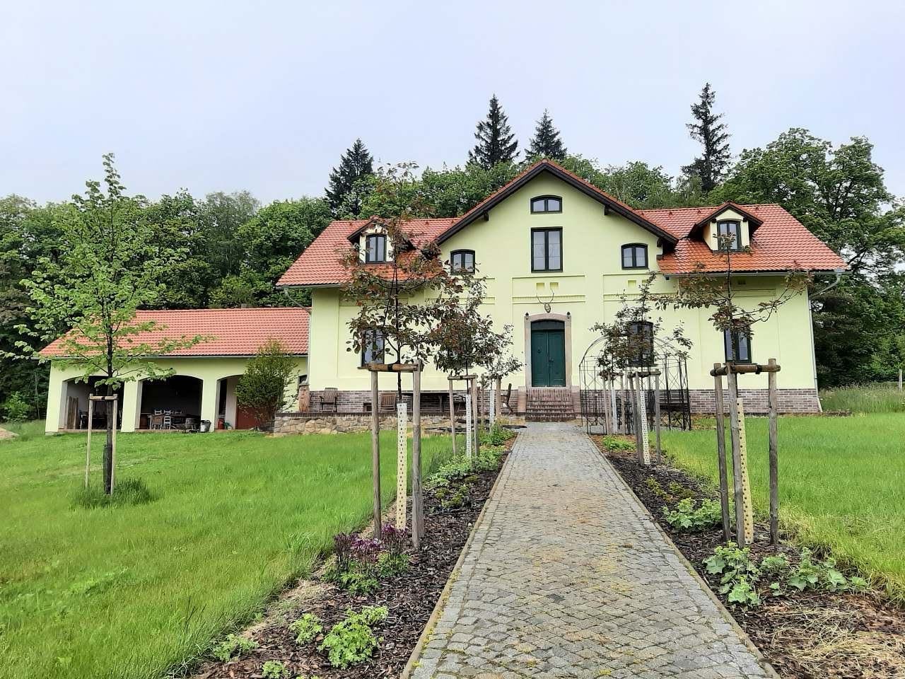 Casina di caccia nel giardino