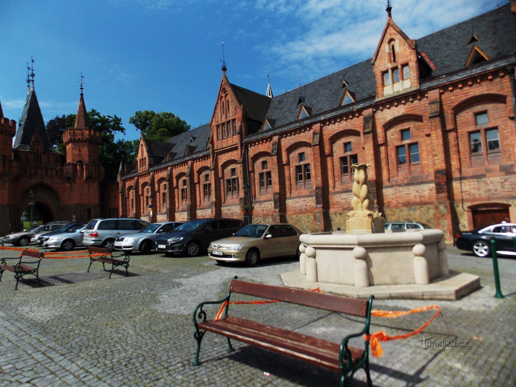 Für einen attraktiven Blick auf das Märchenschloss in Hradec nad Moravicí