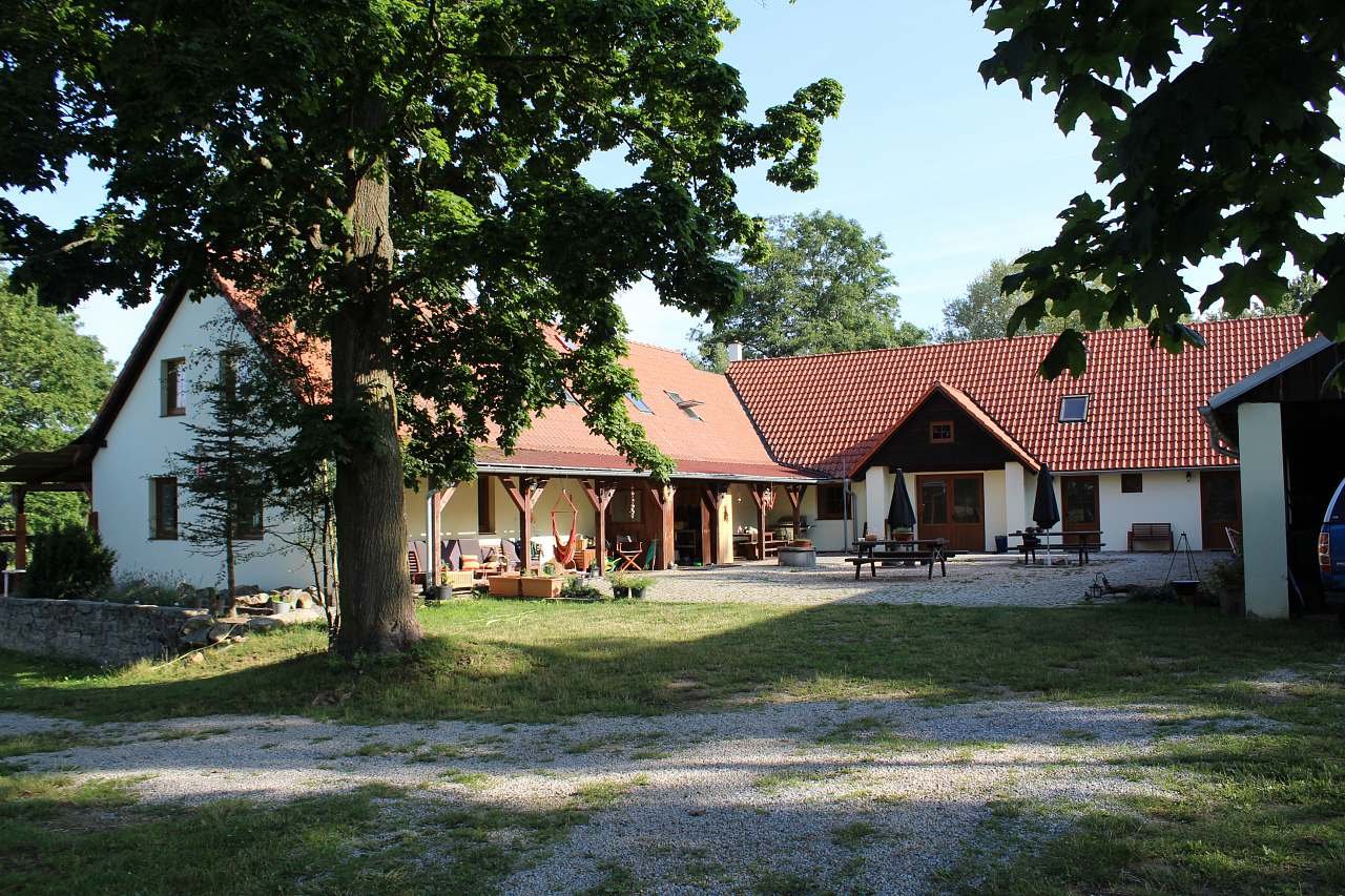 At Bělidle 43 - view of the yard