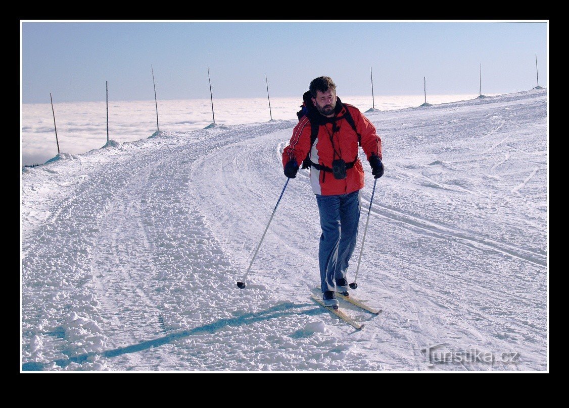 La schi fond în frumusețea iernii Munților Jeseníky