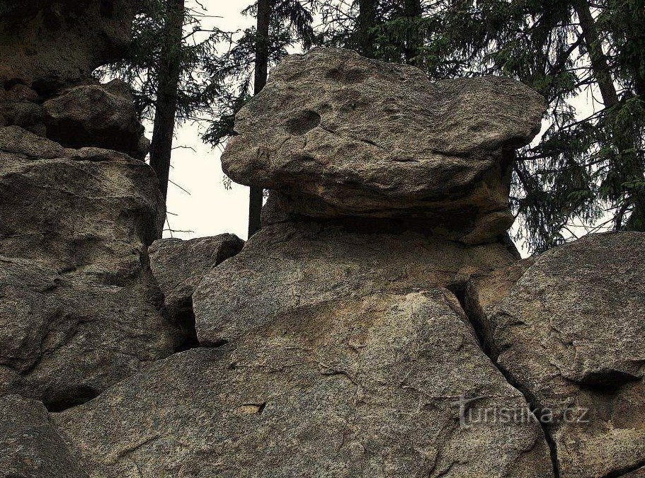På djävulens klippor i Lideček