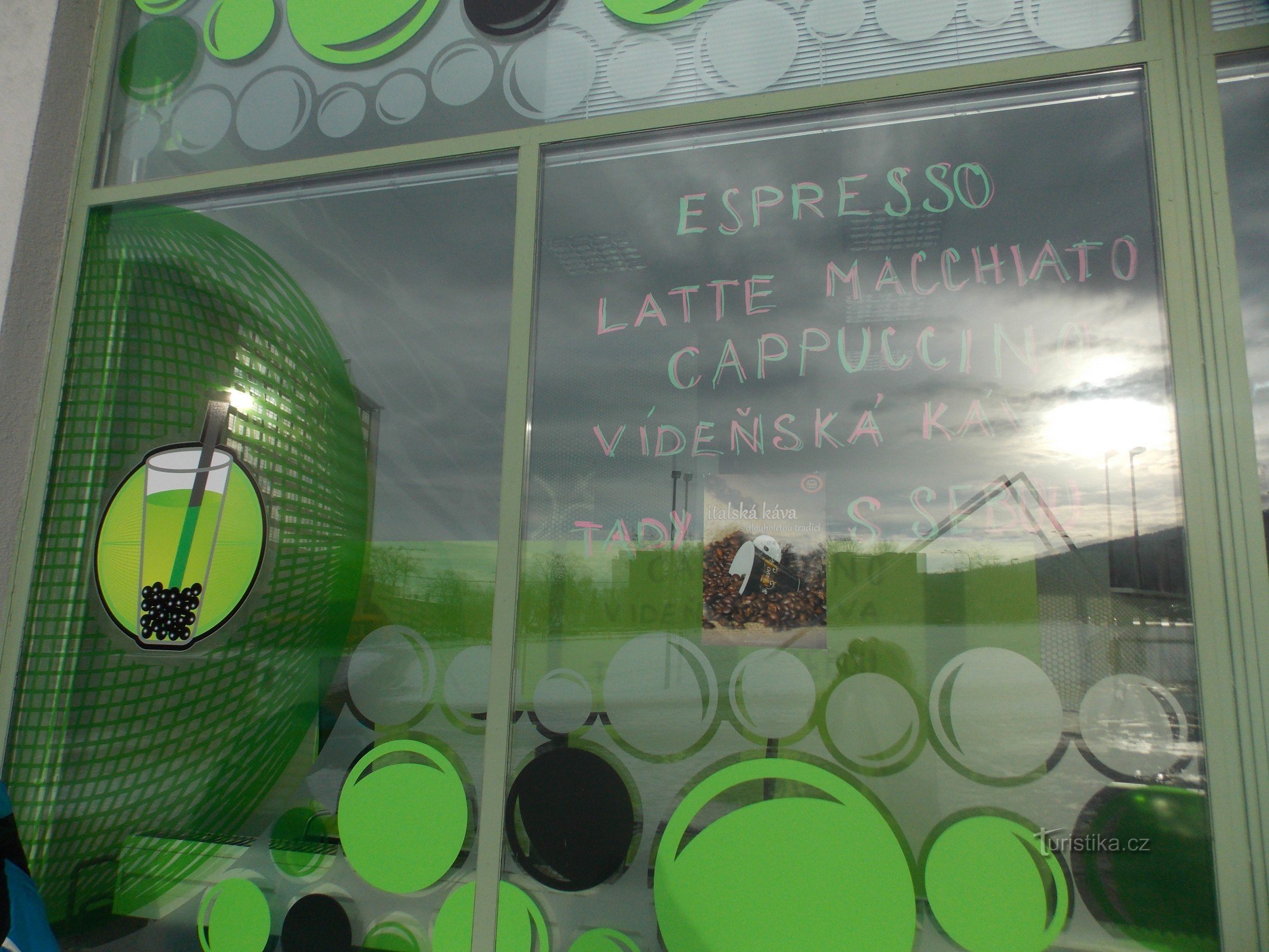 Na dobrą kawę i herbatę w sklepie Bubble Dream w Zlín