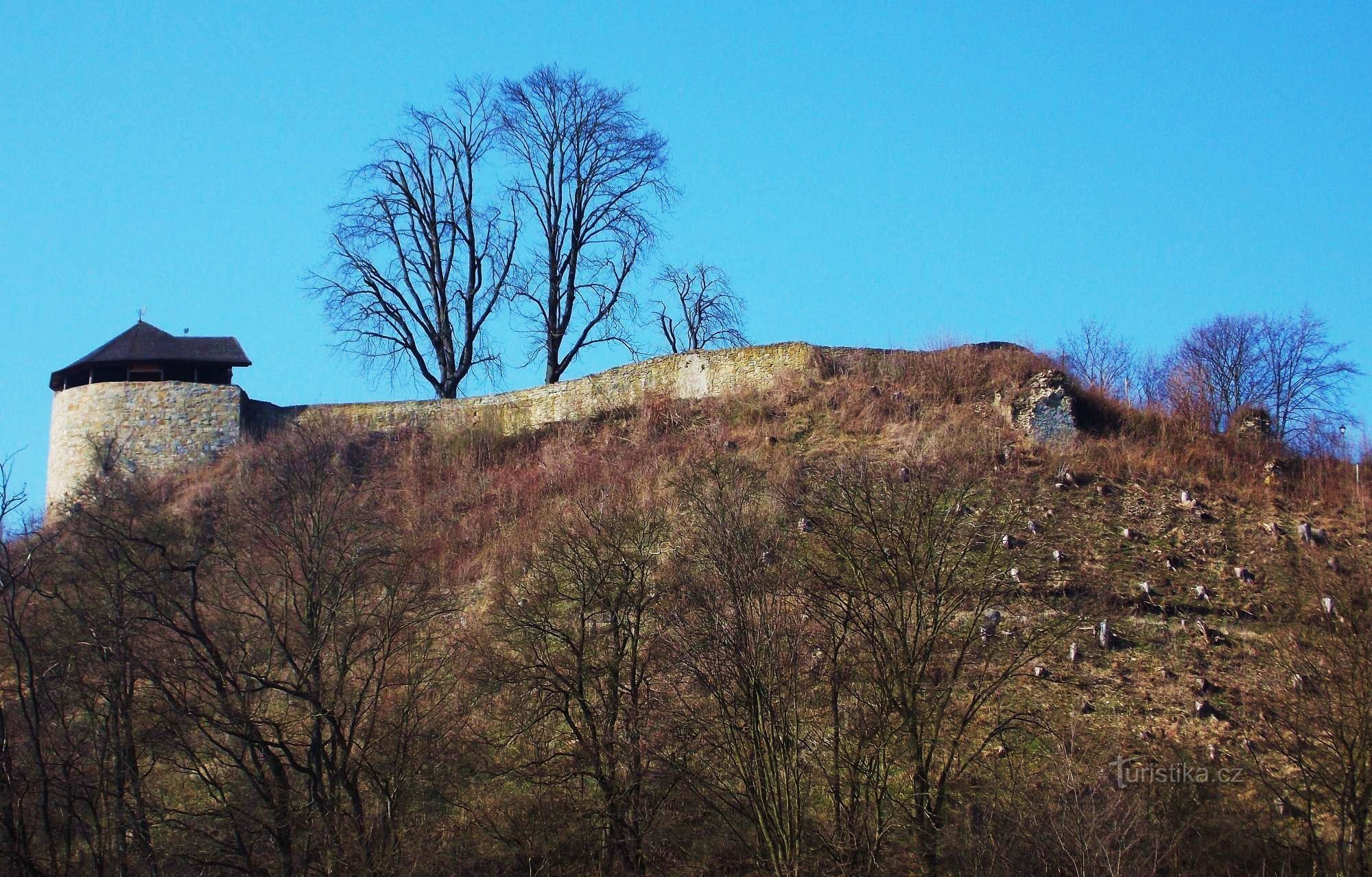 A l'exposition du château de Brumova dans sa cave