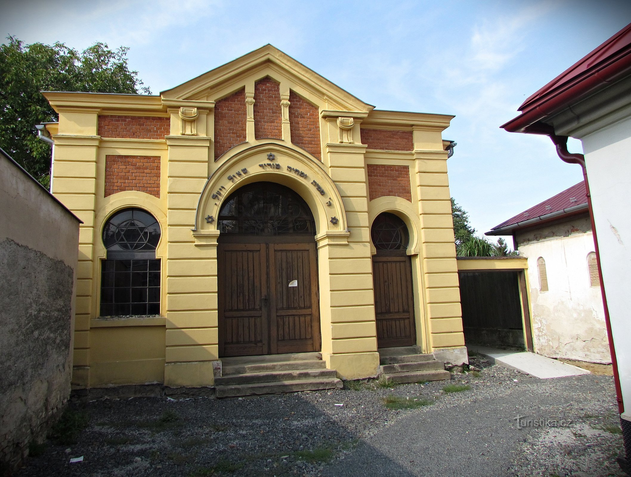 Al cimitero ebraico di Holešov