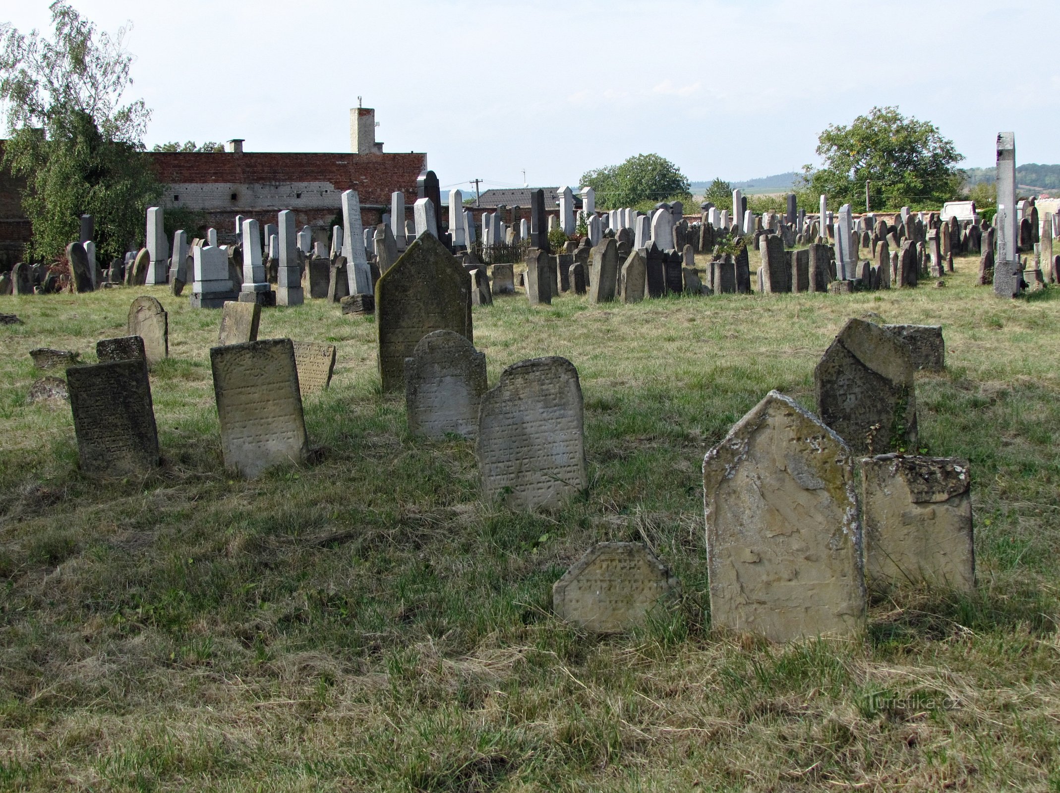 Op de Joodse begraafplaats Holešov