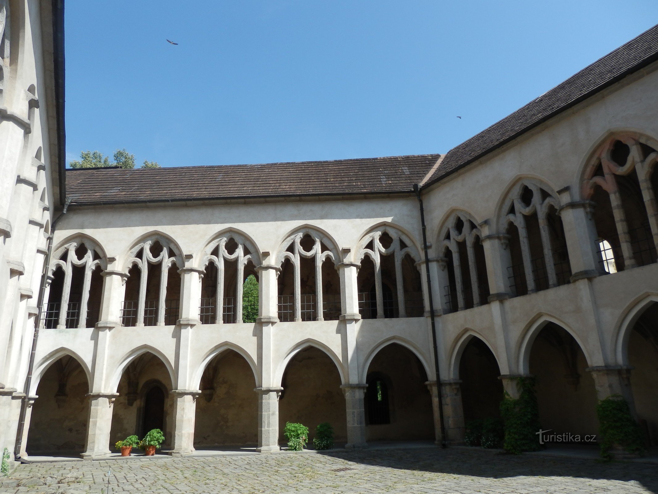 Zur Burg Zvíkov und von dort zu Fuß nach Písek