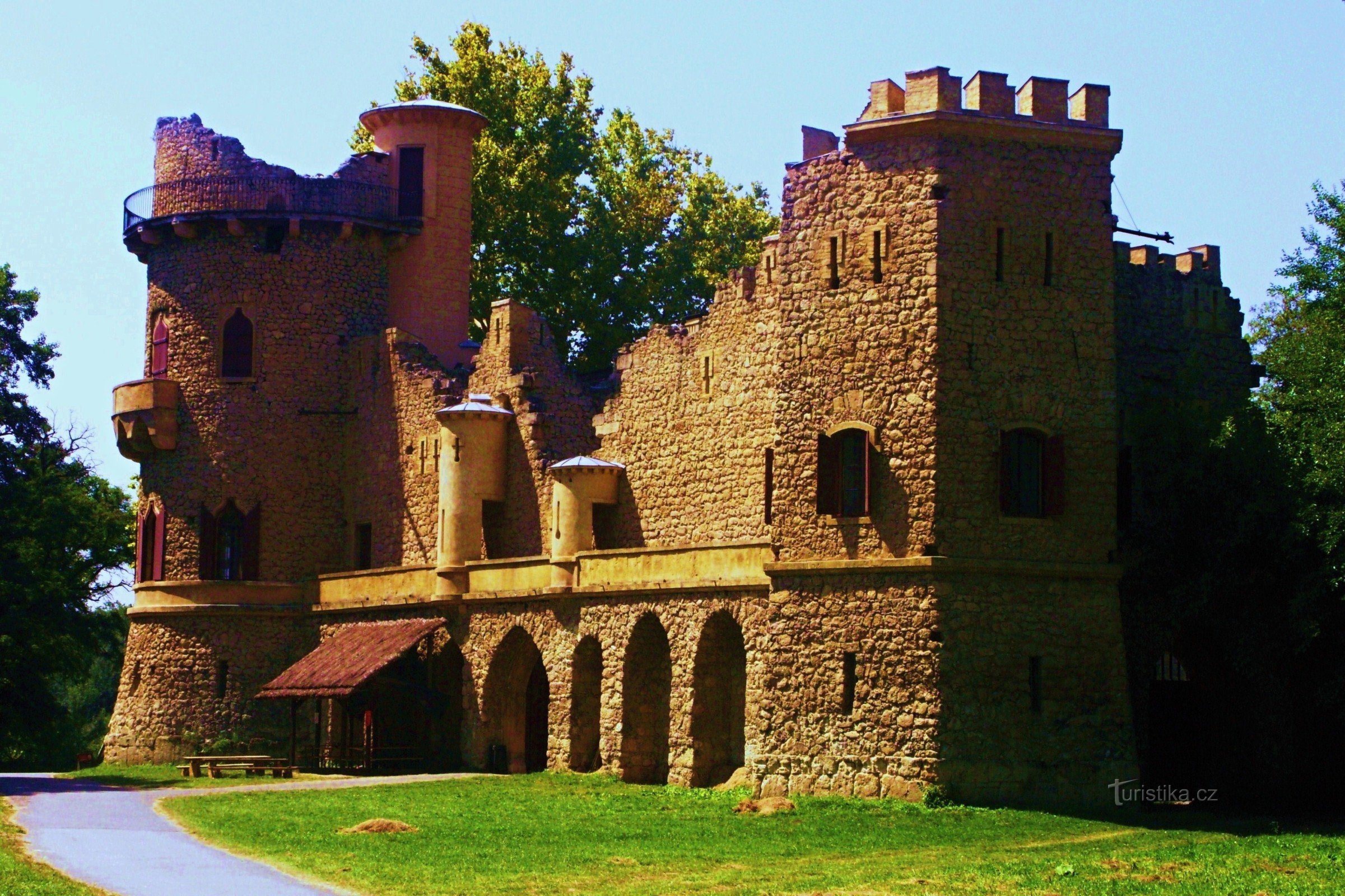 Naar John's Castle