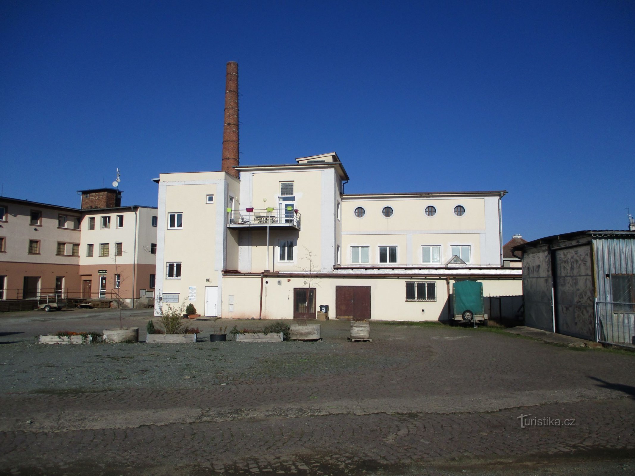 На Okrouhlík, № 1630, колишня кооперативна пекарня (Градец Кралове, 7.11.2020 листопада XNUMX р.)