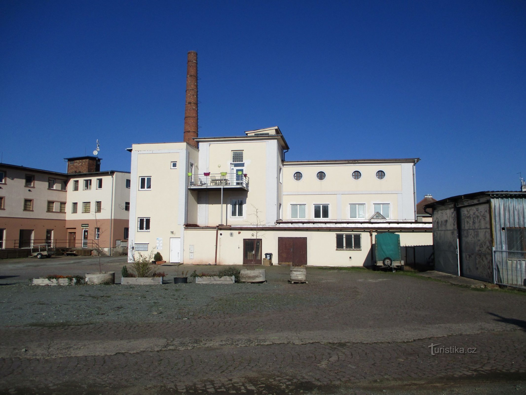 Sur Okrouhlík, n° 1630, ancienne boulangerie coopérative (Hradec Králové, 7.11.2020 novembre XNUMX)