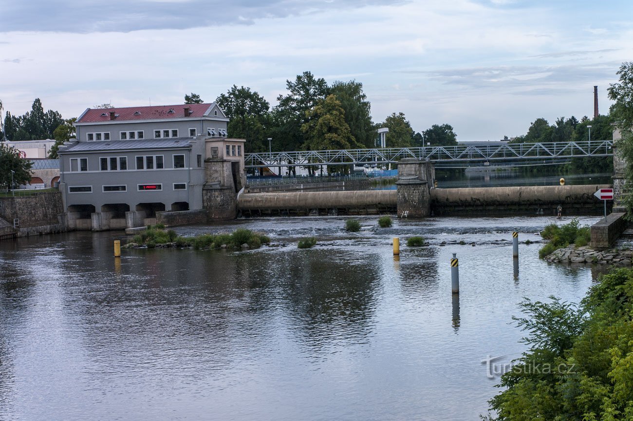 Power plant on the right bank