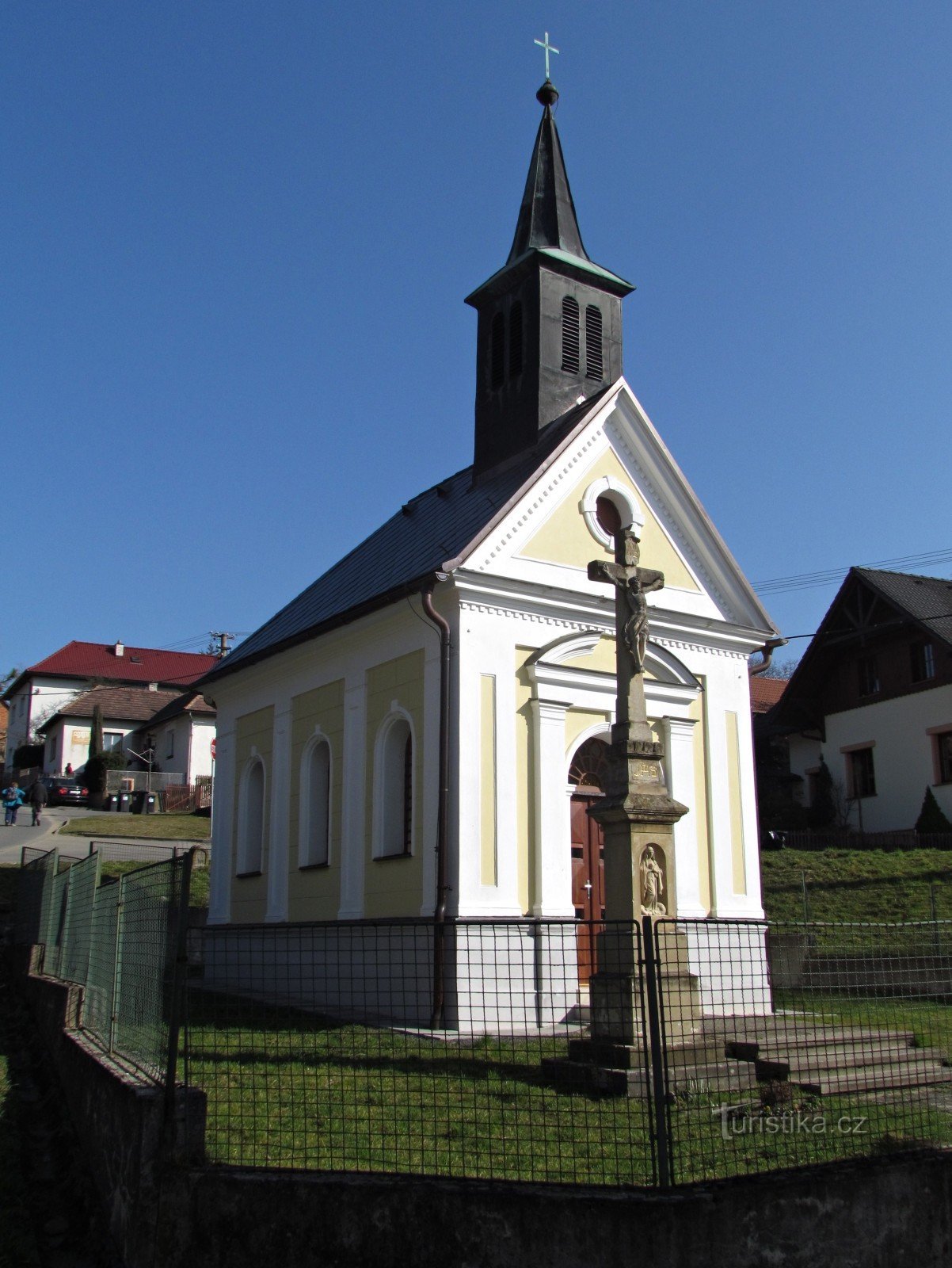 前往 Přílucký rybník 和 Šťákovy 空地