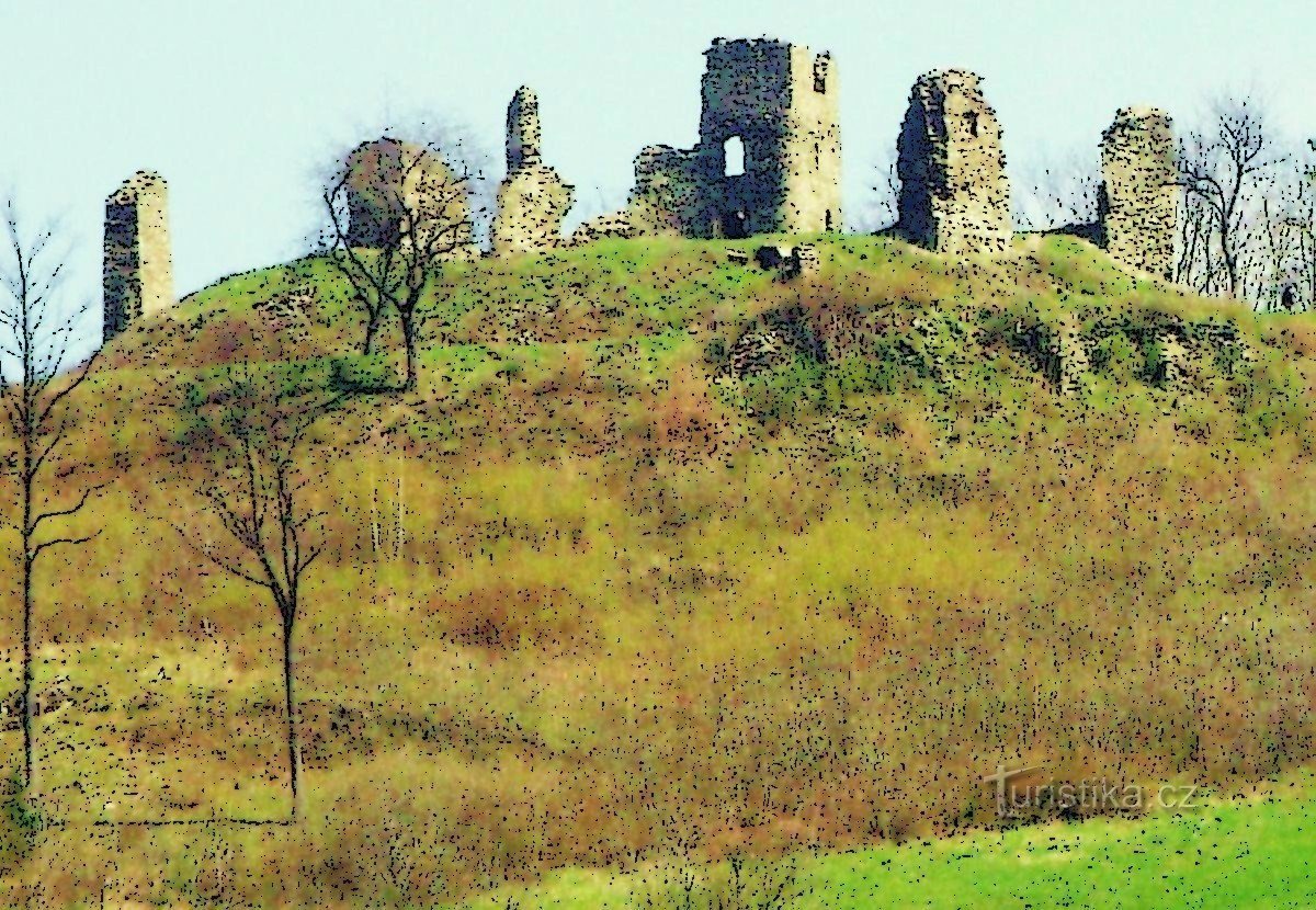 Zu den romantischen Ruinen von Brníčko