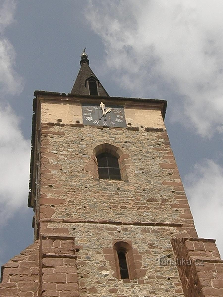 Der er også et ur på tårnet